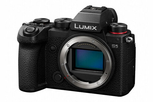 Περισσότερες πληροφορίες για "Panasonic Lumix S5"