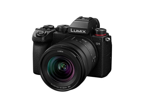Περισσότερες πληροφορίες για "Panasonic Lumix DC-S5 + S 20-60mm F3.5-5.6 85mm F1.8"